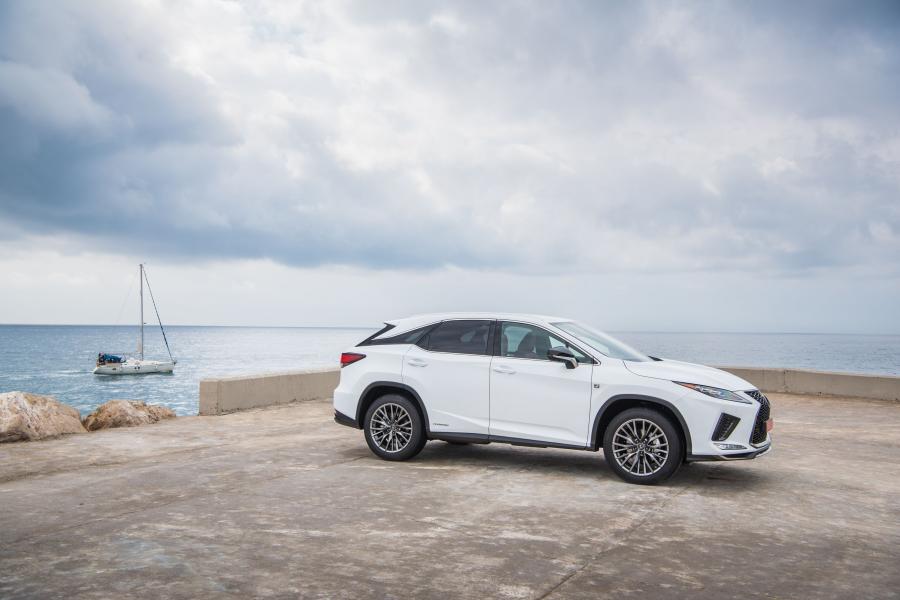  Lexus RX450h F-Sport 2019 года  (WW) (фото 35 из 42)